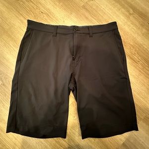 Men’s Travis Mathew Golf Men’s Golf Shorts Size 34 Black